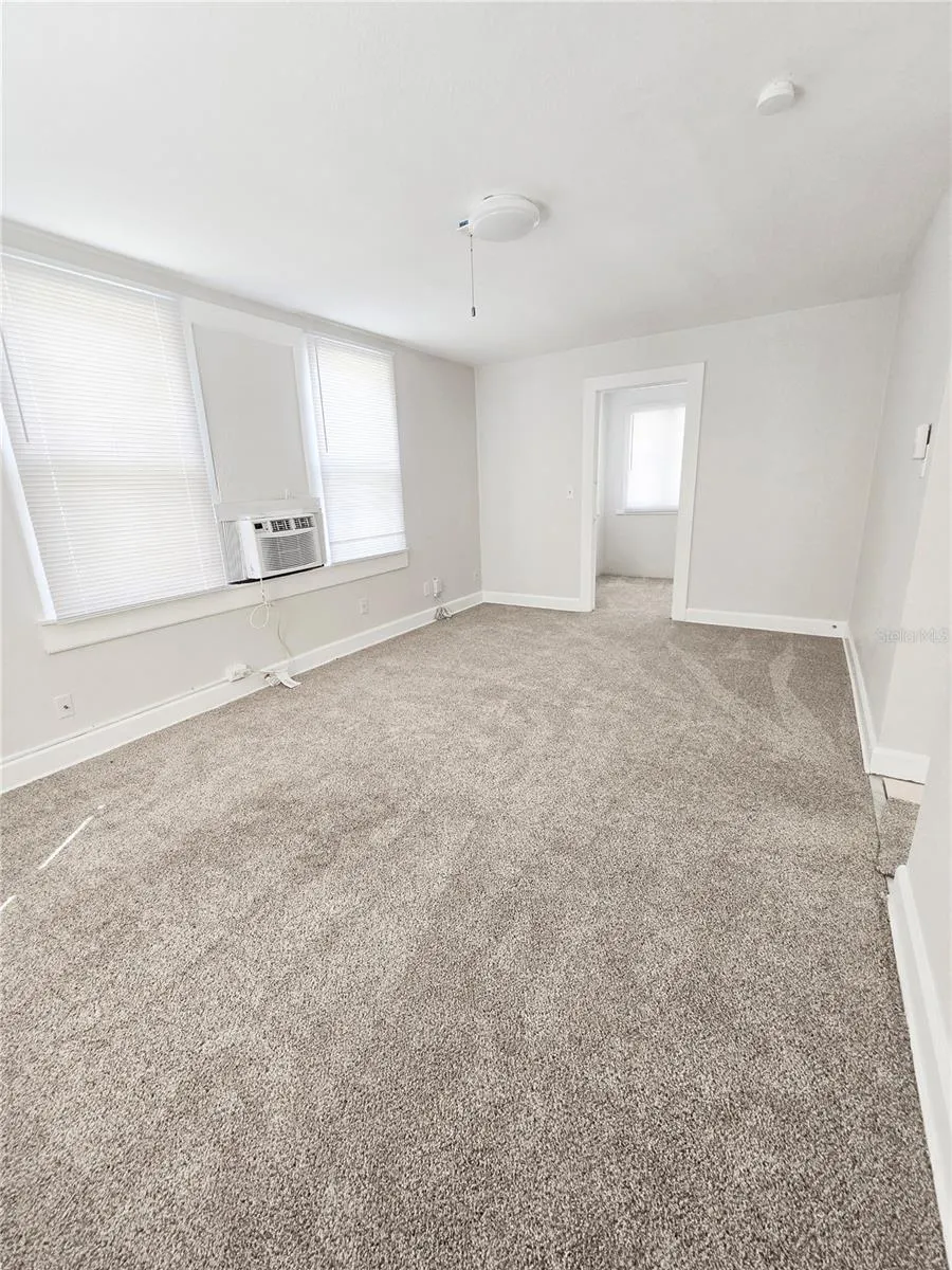 115 8TH ST SE
