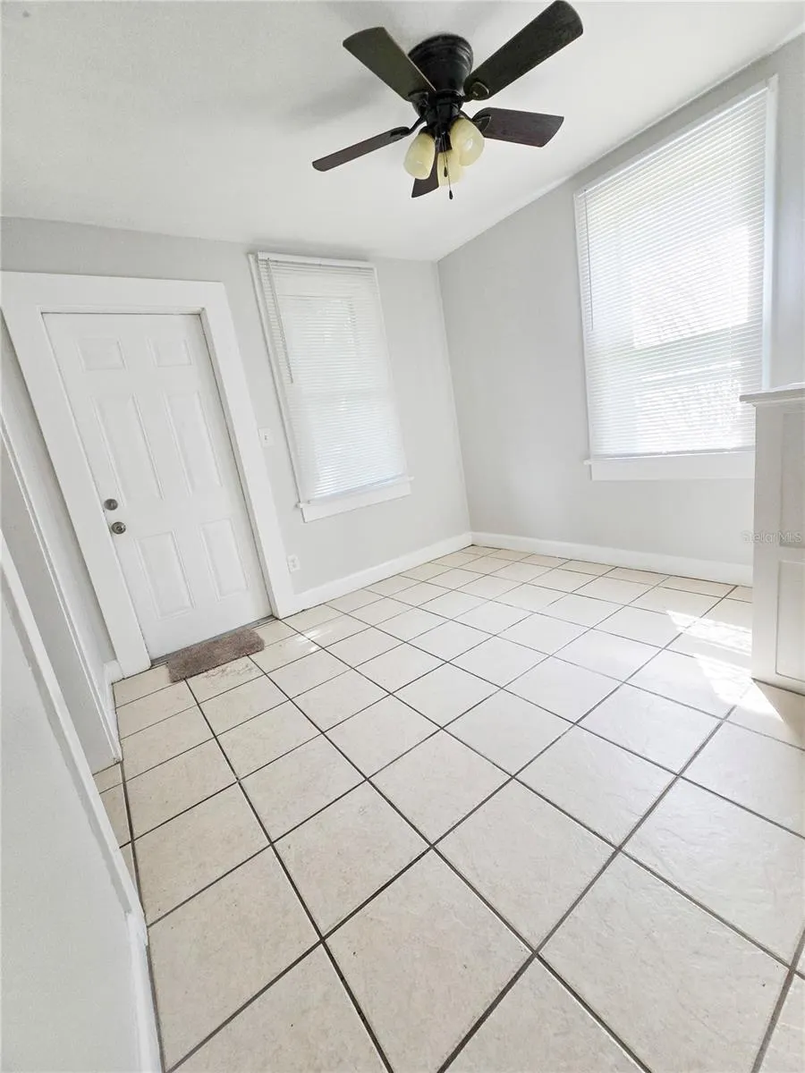 115 8TH ST SE