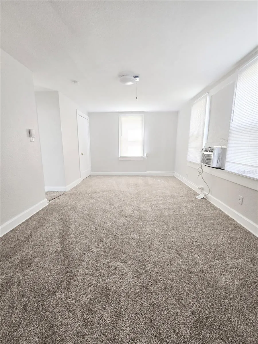 115 8TH ST SE