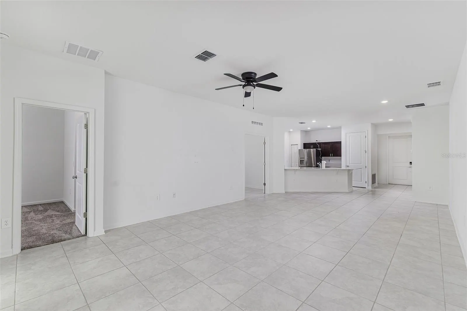1121 DEEPWATER CIR