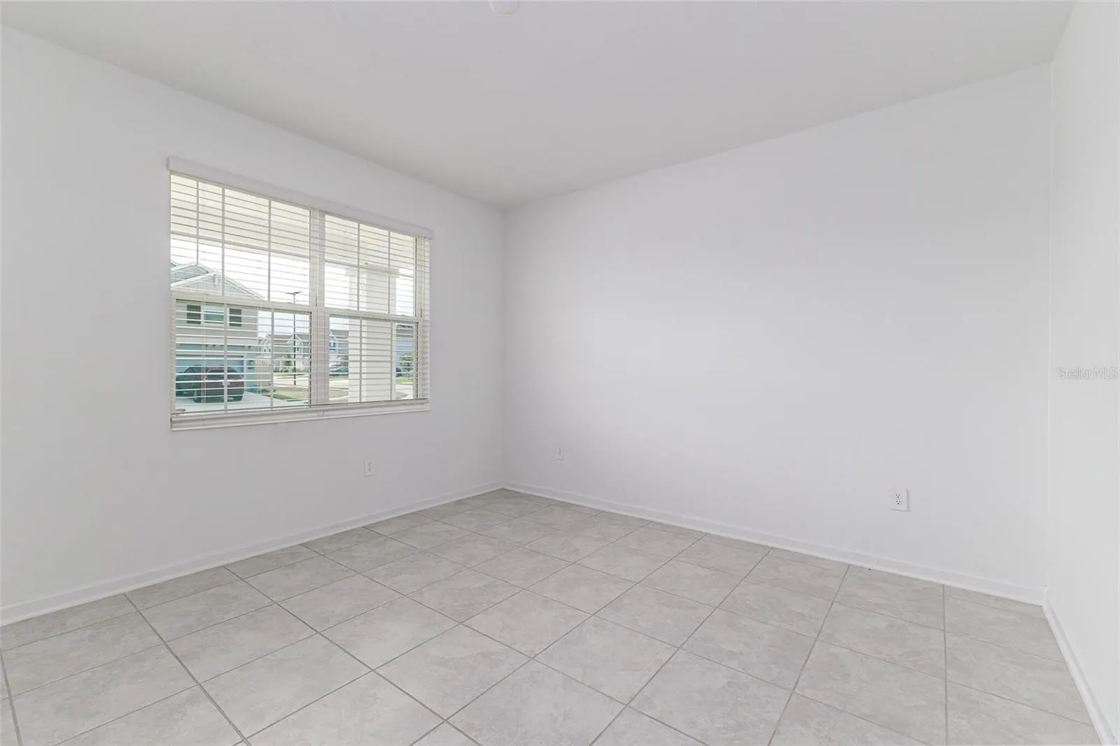 1121 DEEPWATER CIR