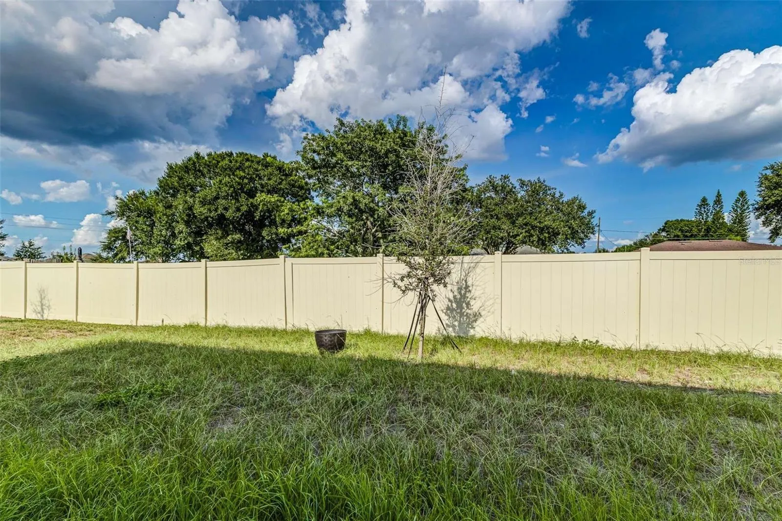1121 DEEPWATER CIR