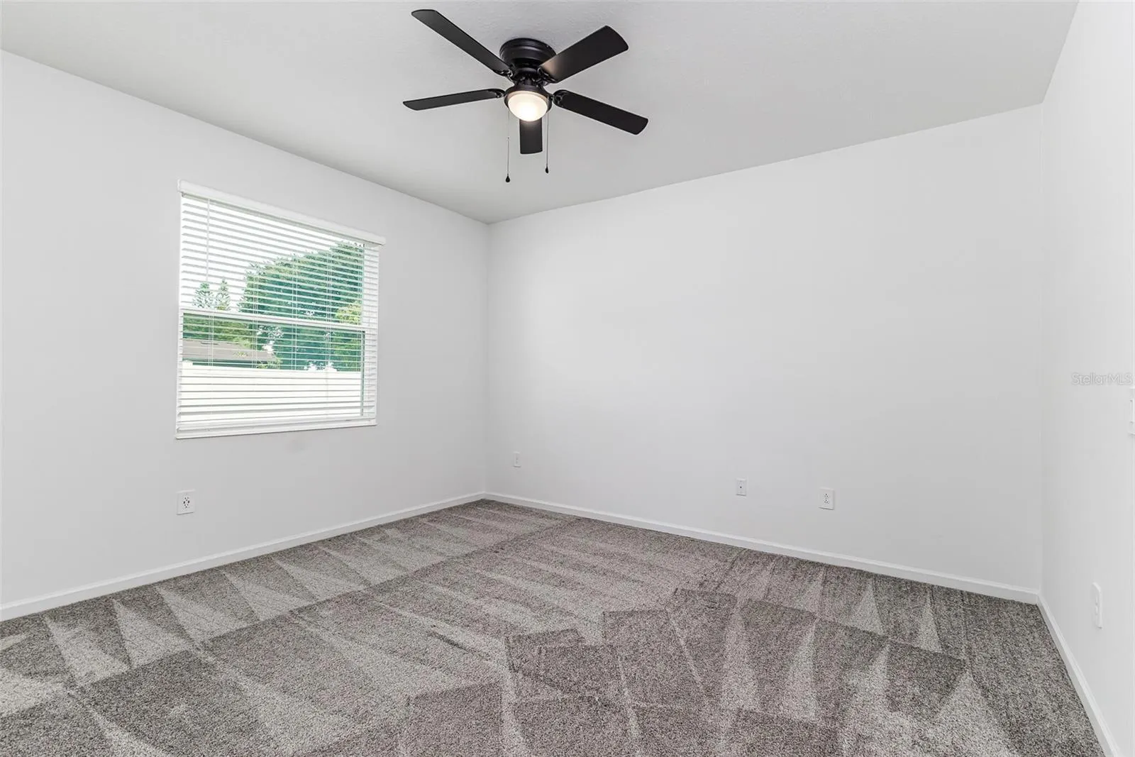 1121 DEEPWATER CIR