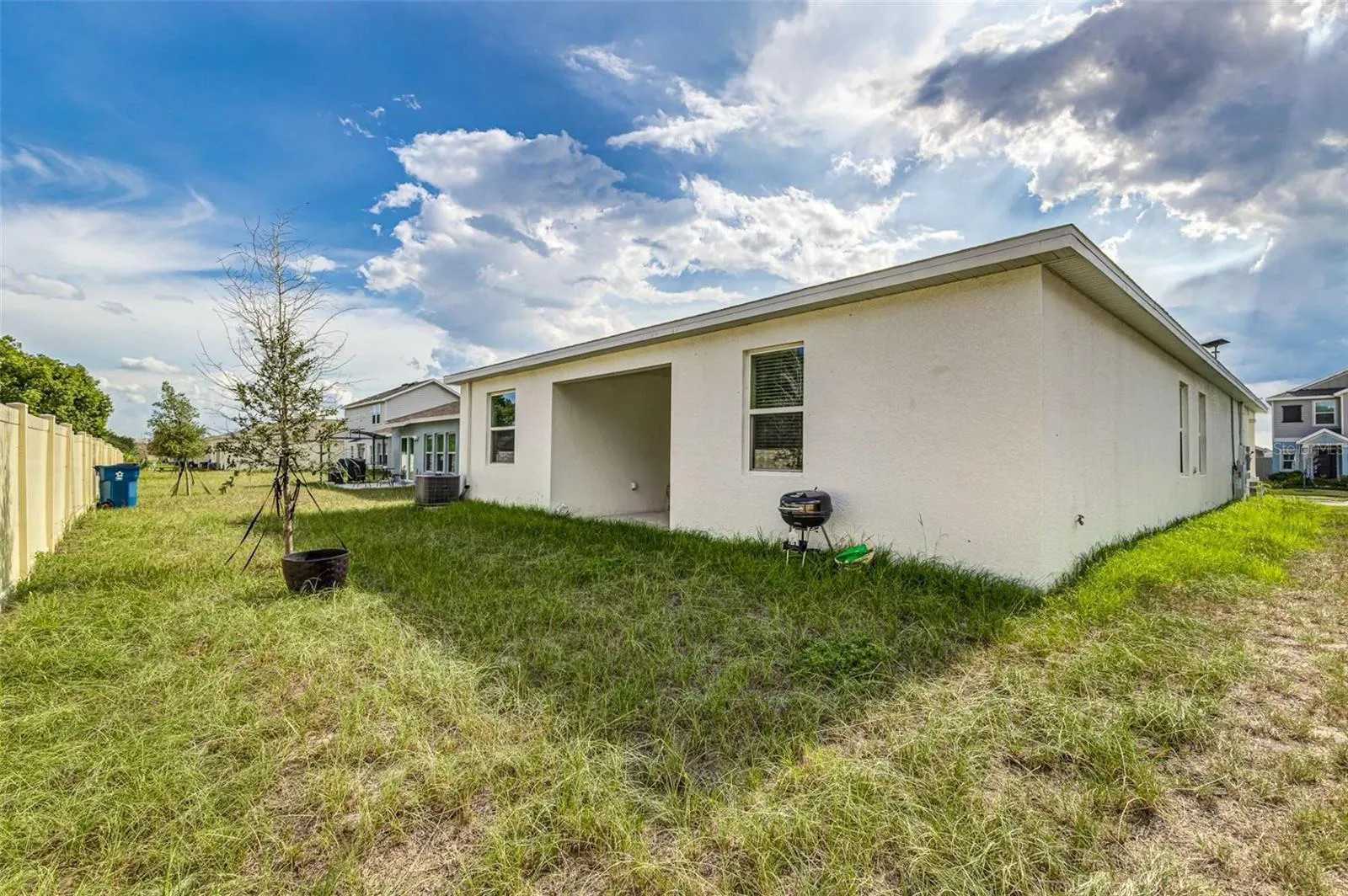 1121 DEEPWATER CIR