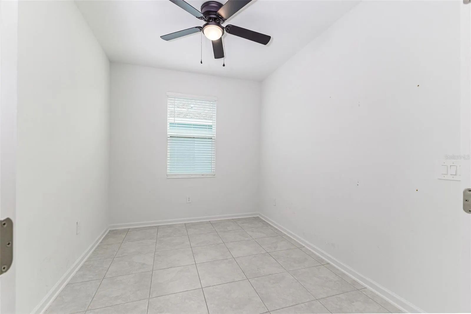 1121 DEEPWATER CIR