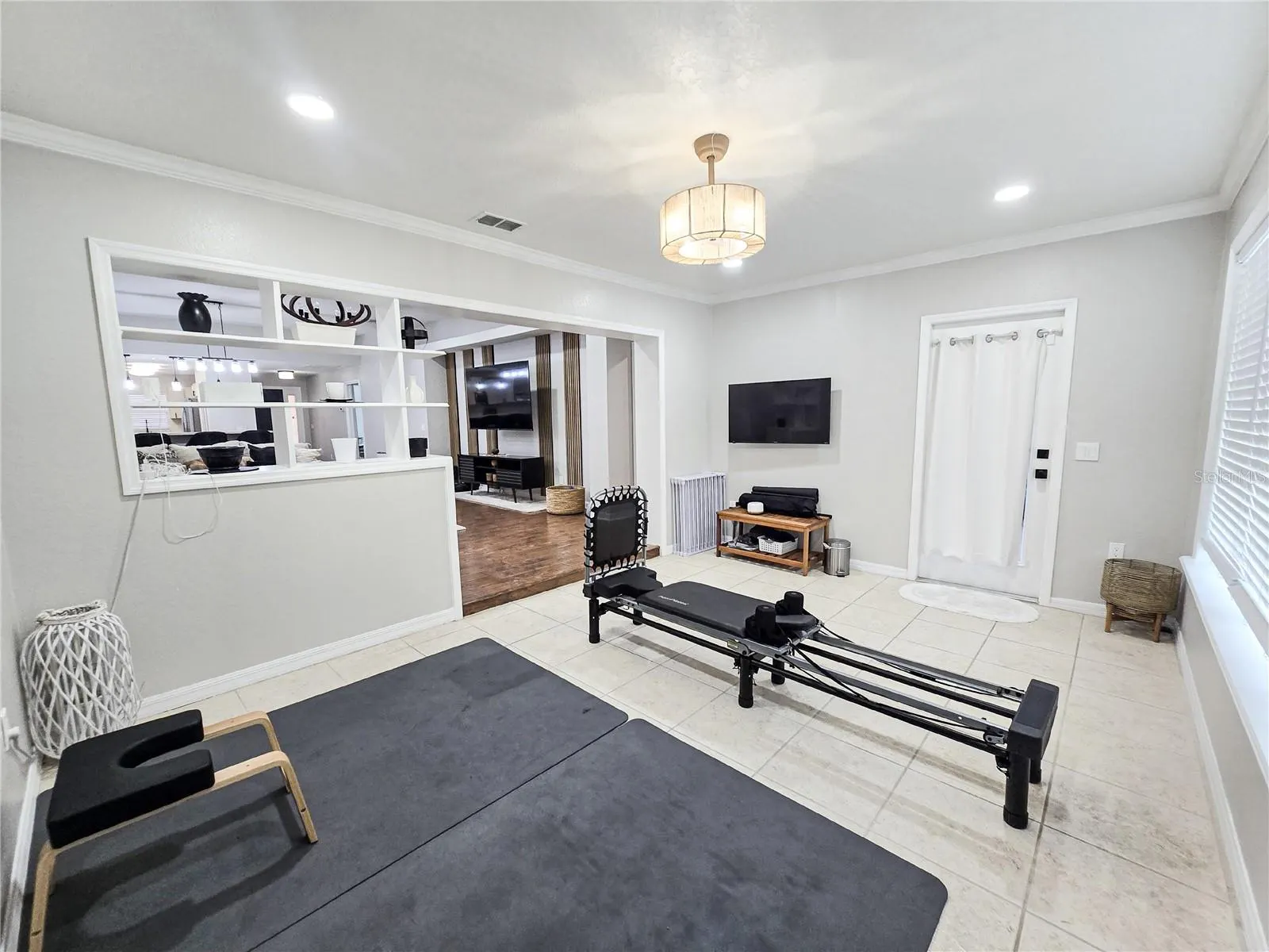3541 HARBOR CIR NW