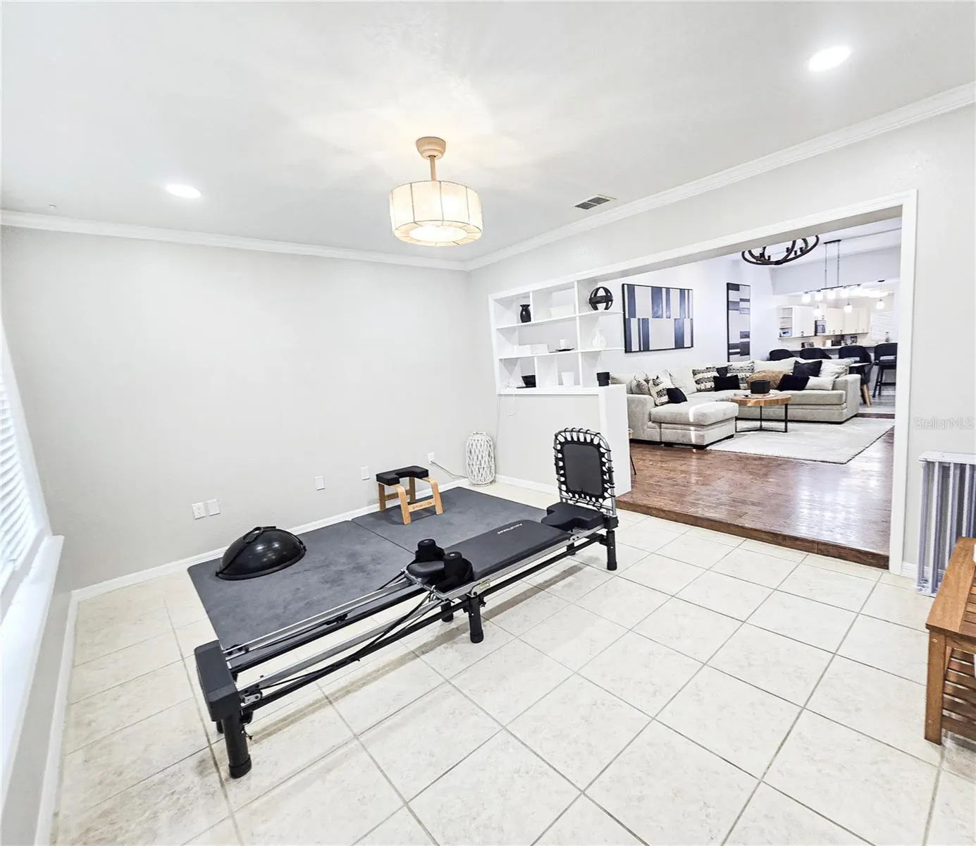 3541 HARBOR CIR NW