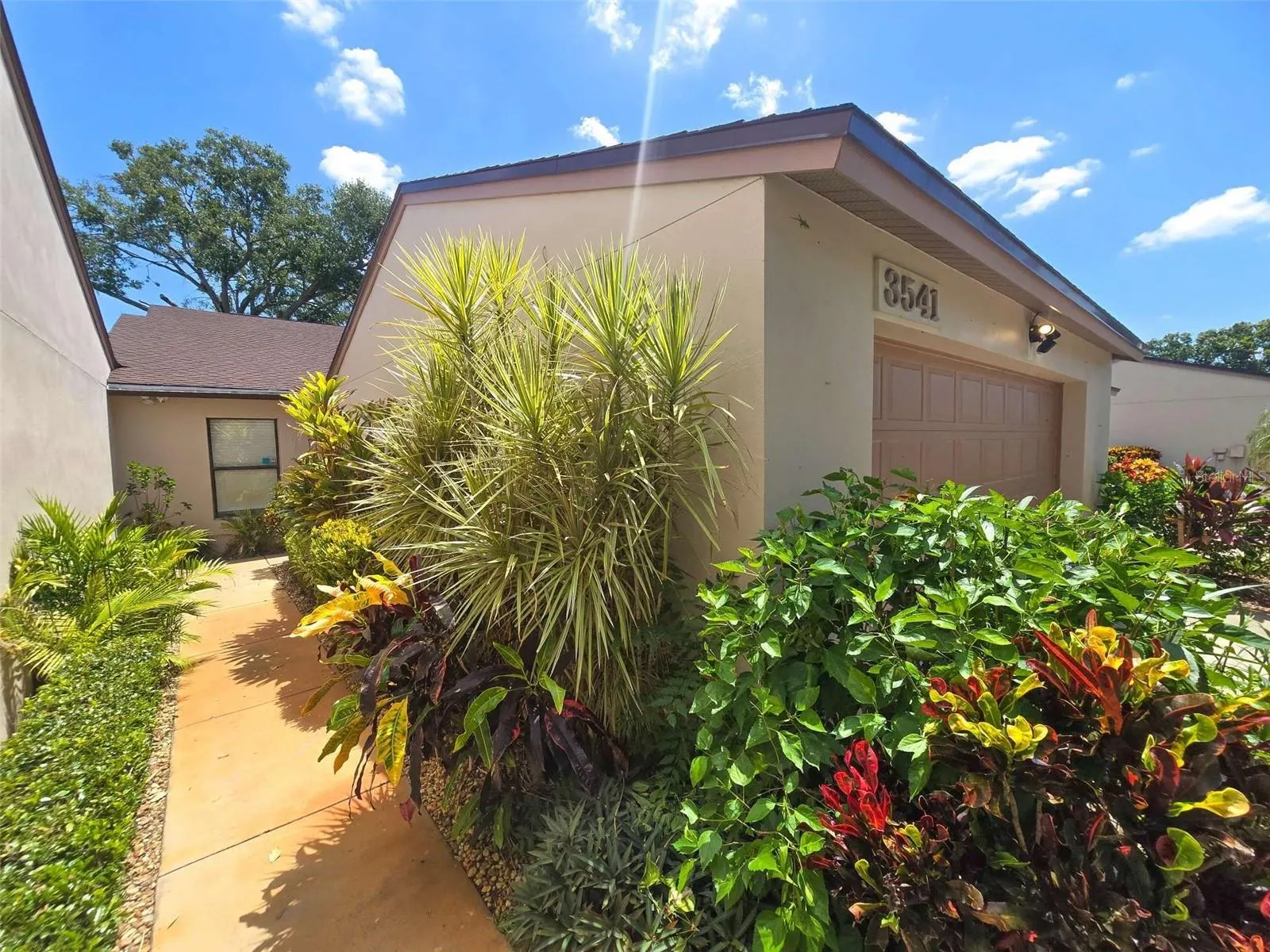 3541 HARBOR CIR NW
