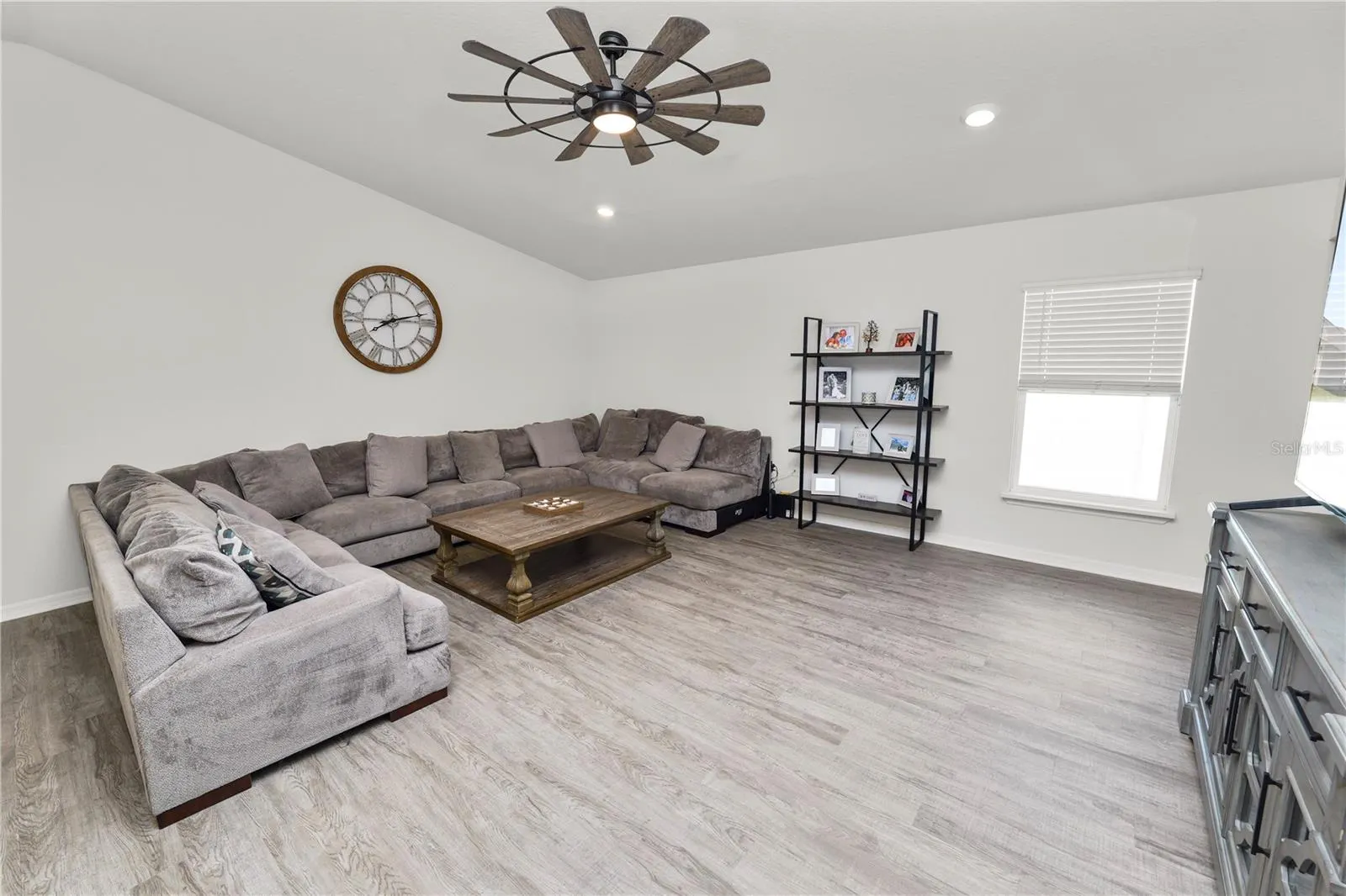 3942 WILLOW RIDGE DR