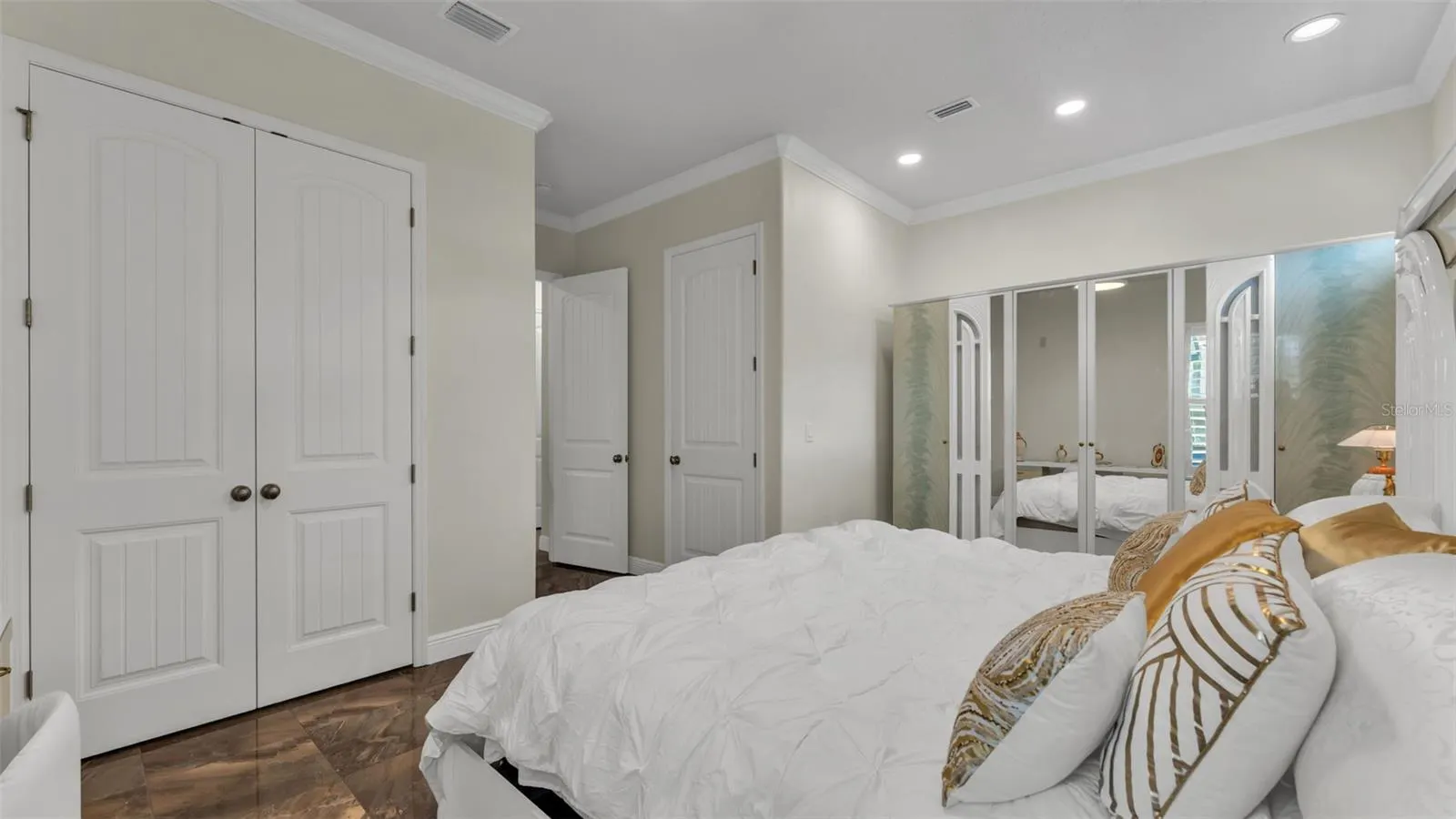 6515 EAGLE VIEW LOOP