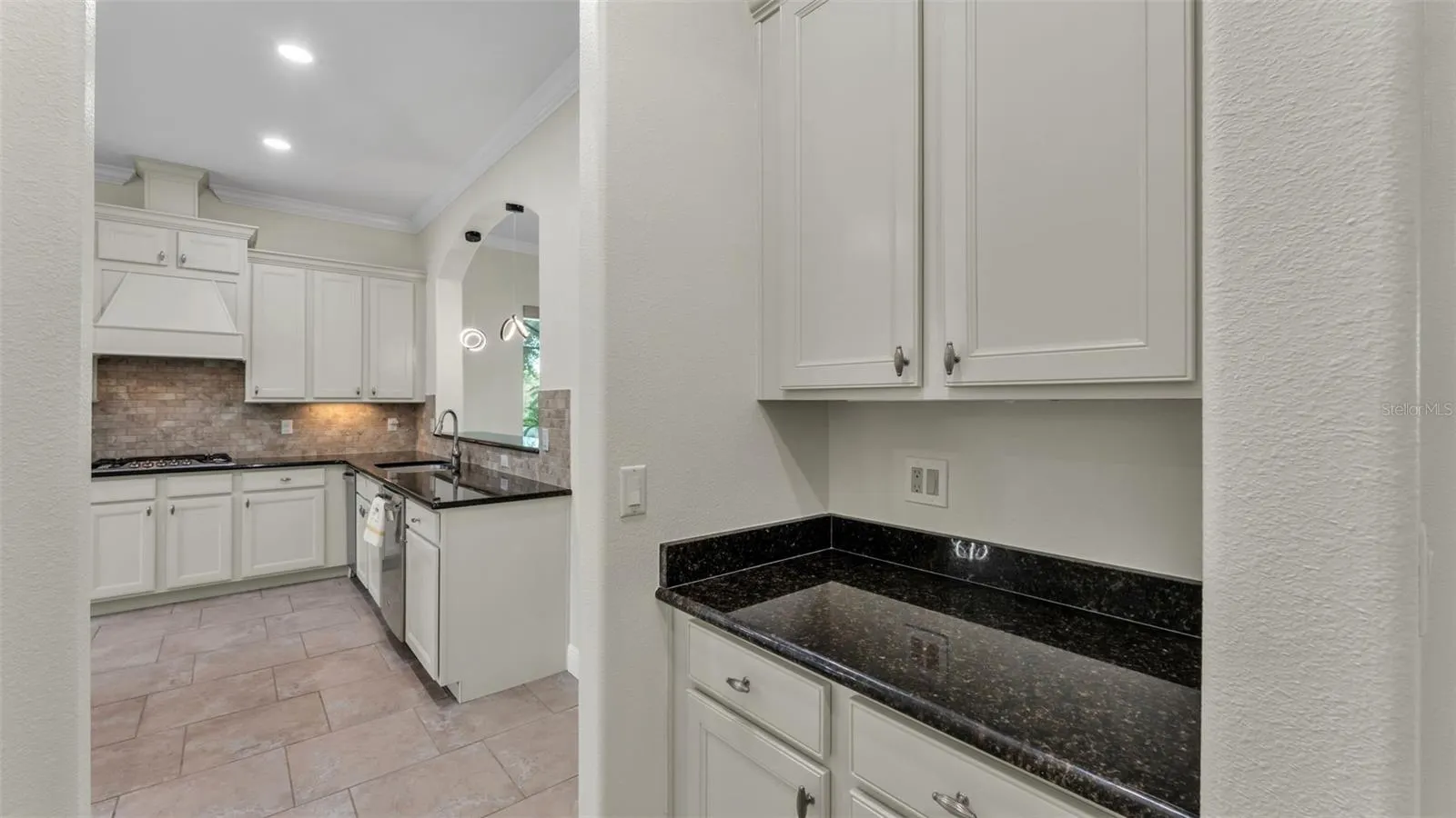 6515 EAGLE VIEW LOOP