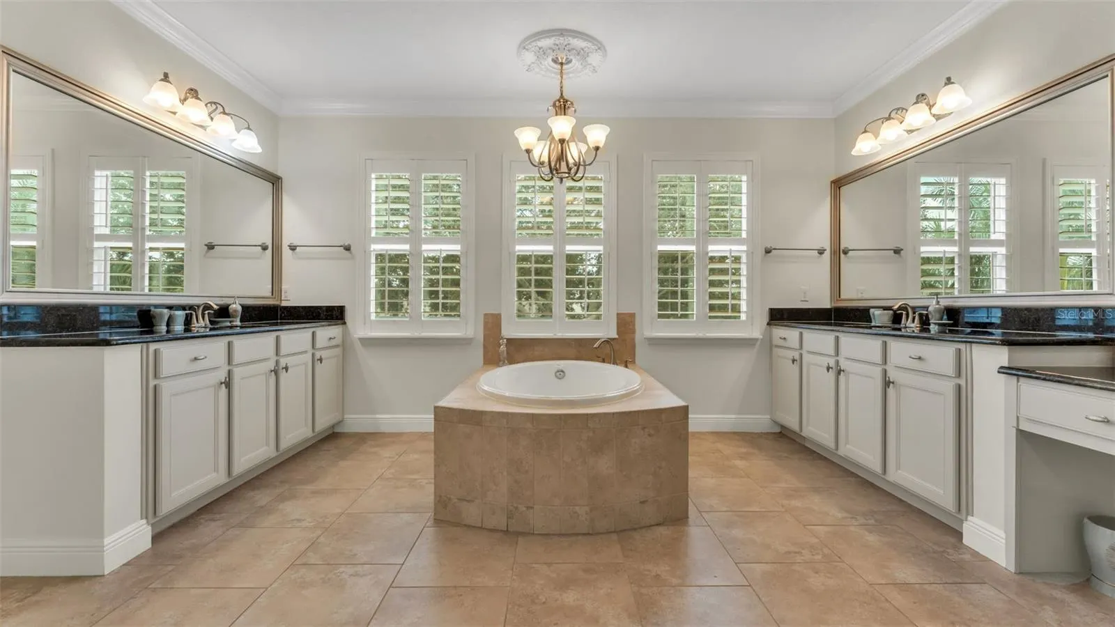 6515 EAGLE VIEW LOOP