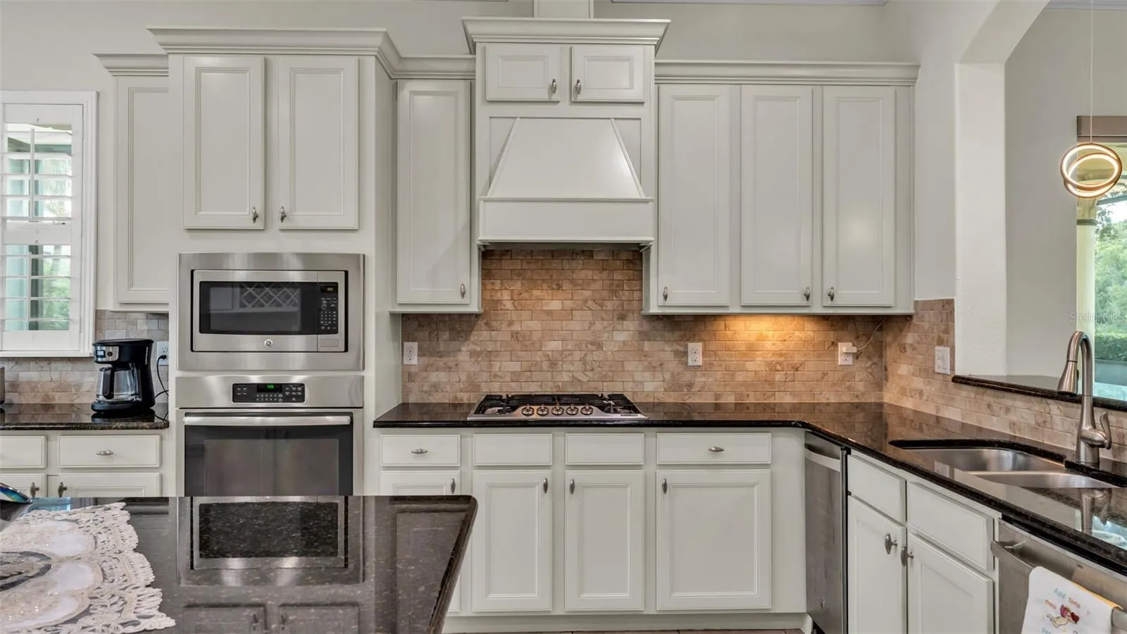 6515 EAGLE VIEW LOOP