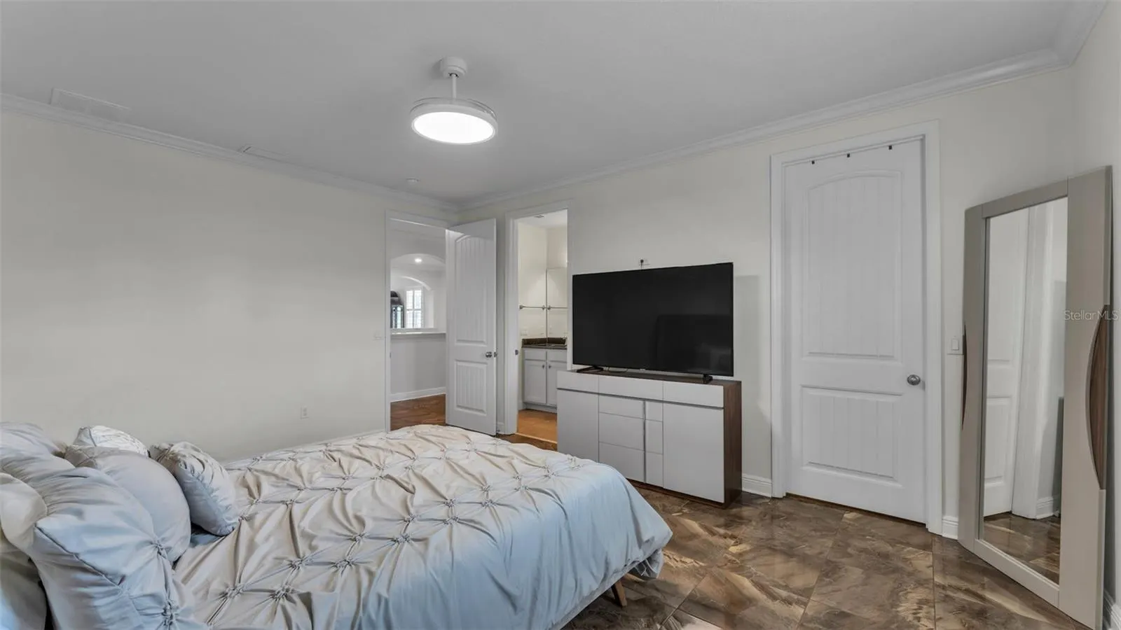 6515 EAGLE VIEW LOOP