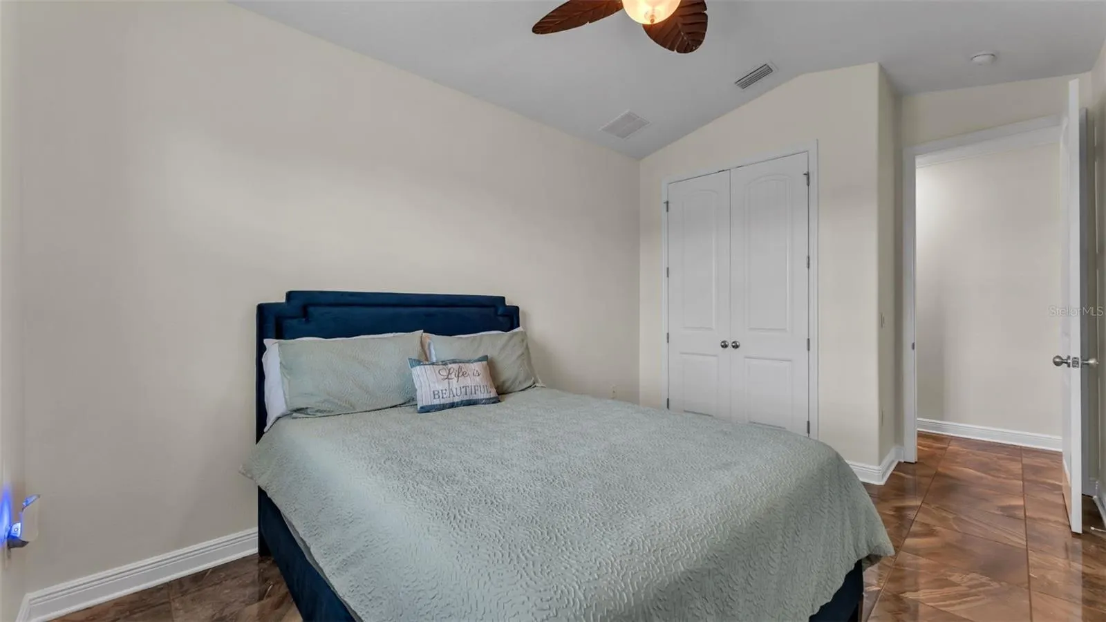 6515 EAGLE VIEW LOOP