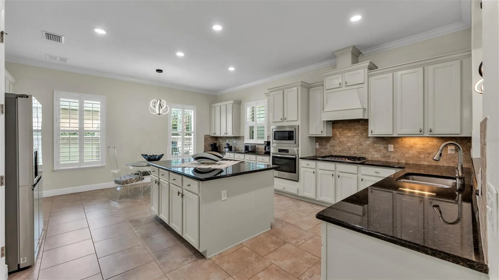 6515 EAGLE VIEW LOOP