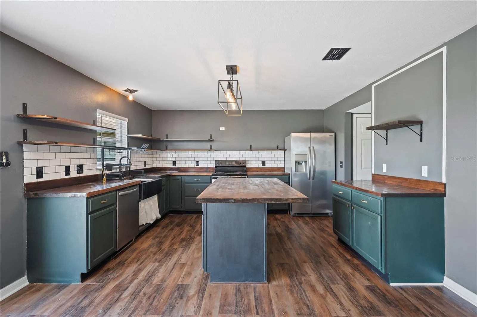 5392 CHANDLER DR
