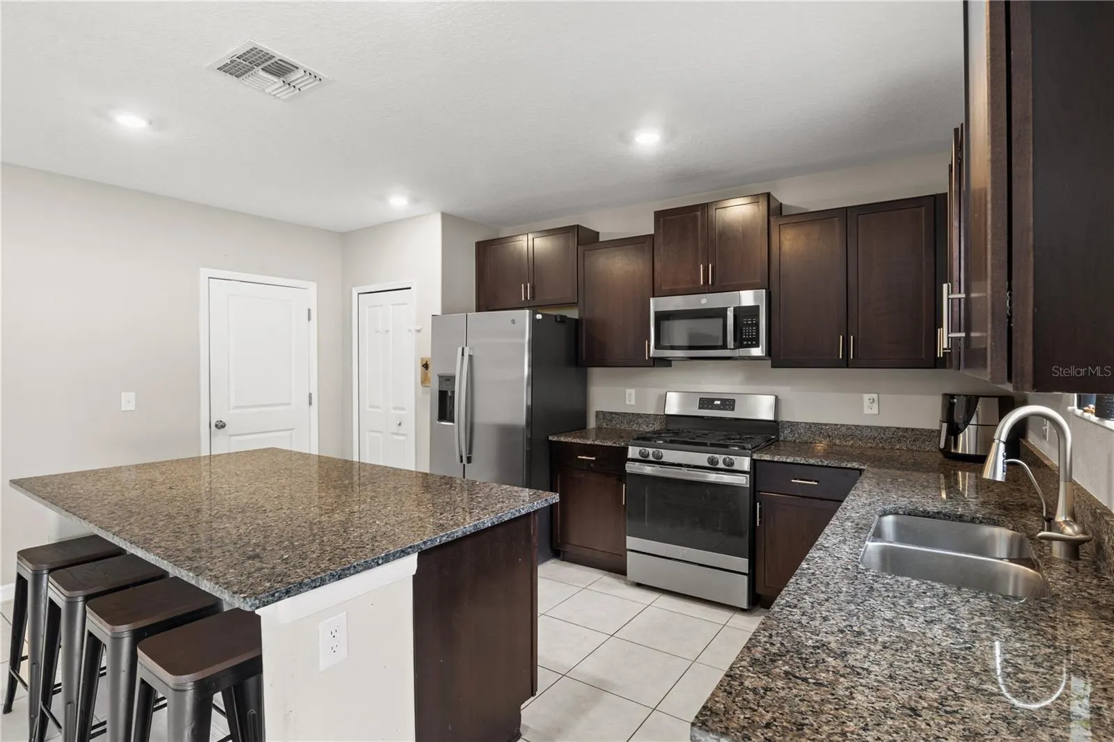 10410 SHADY PRESERVE DR