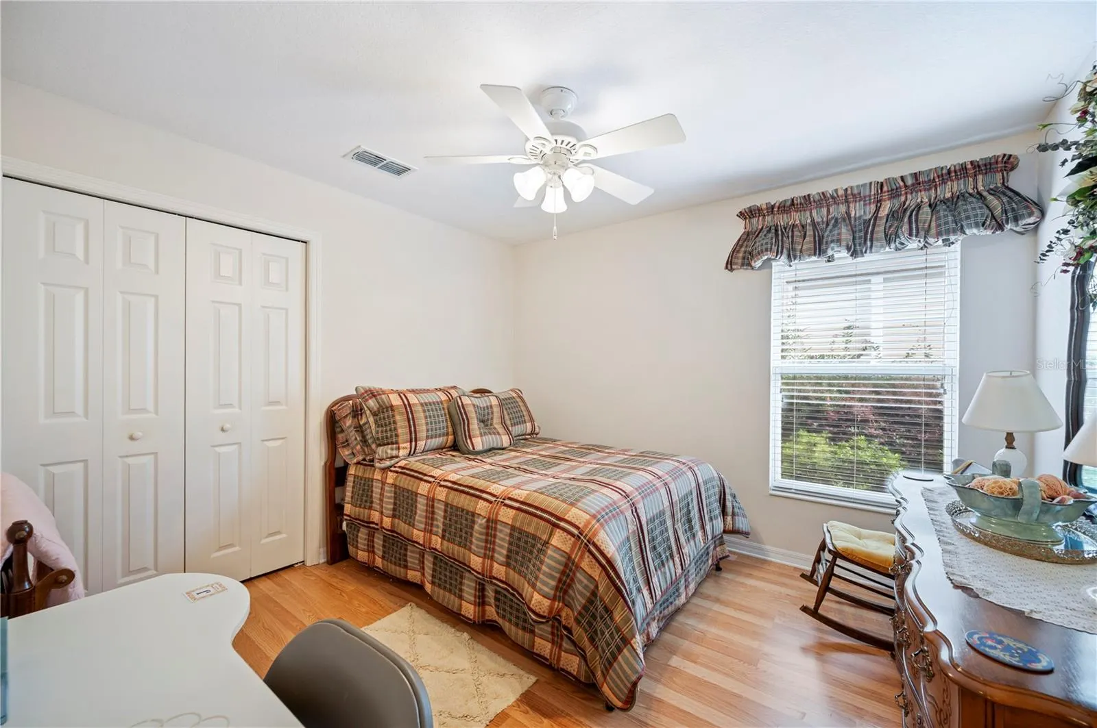 1829 ROCKY POINTE DR