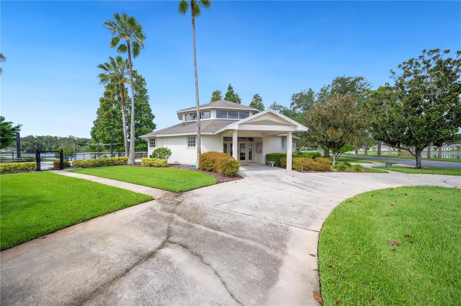 1829 ROCKY POINTE DR