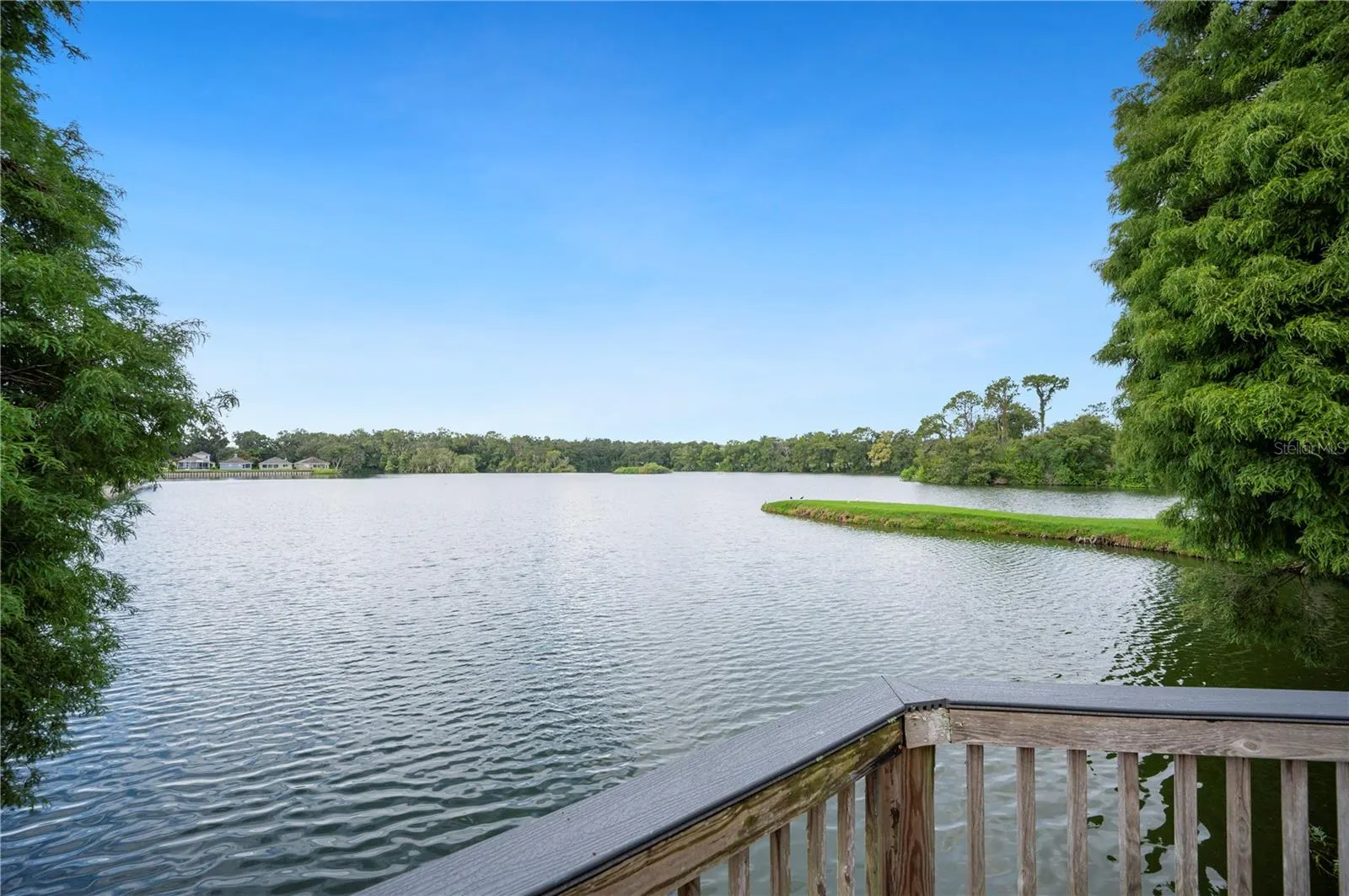 1829 ROCKY POINTE DR