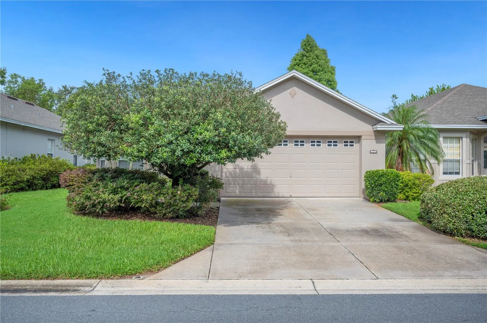 1829 ROCKY POINTE DR