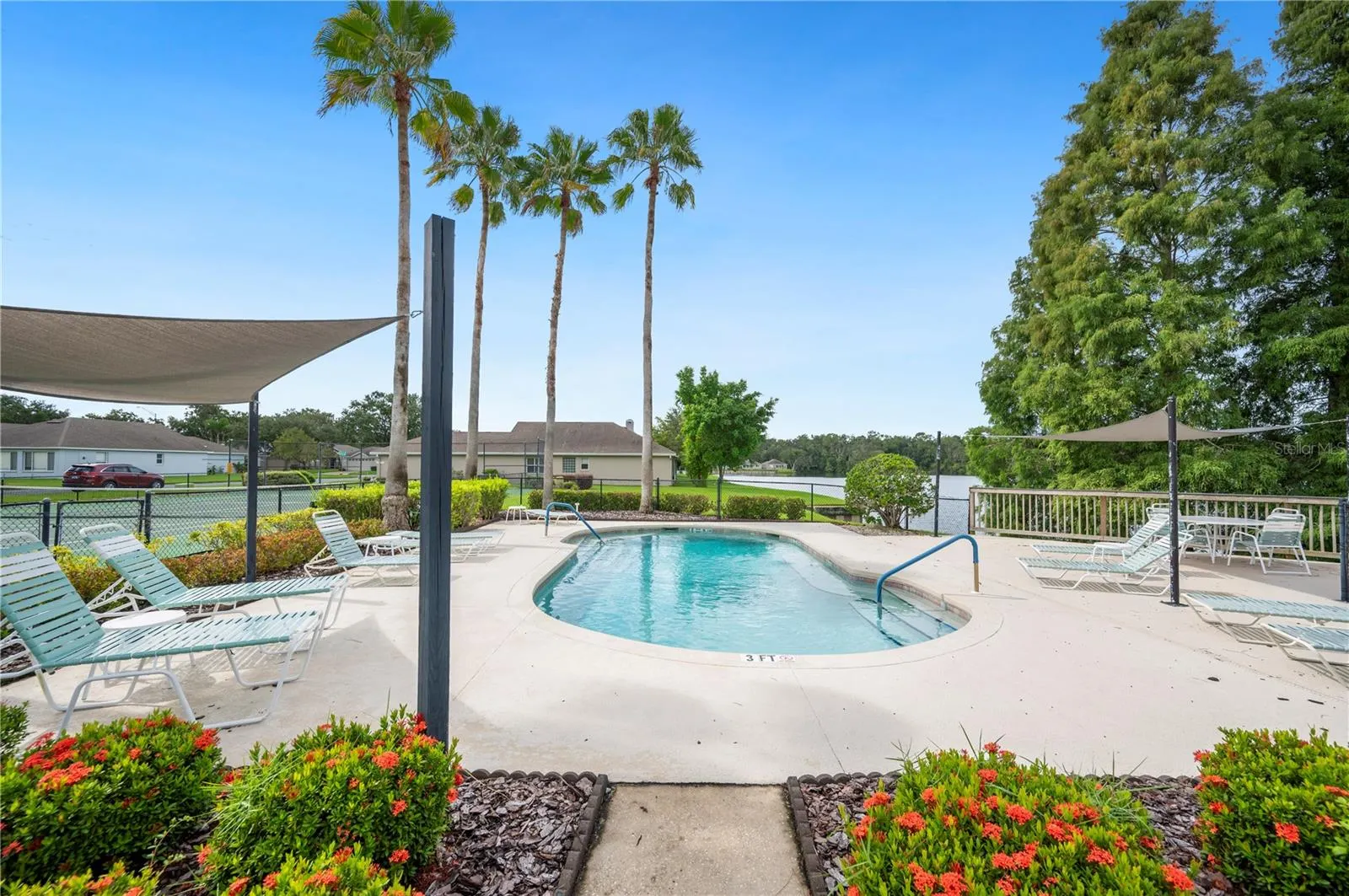 1829 ROCKY POINTE DR