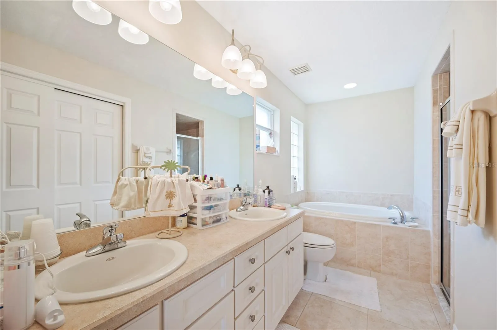 1829 ROCKY POINTE DR