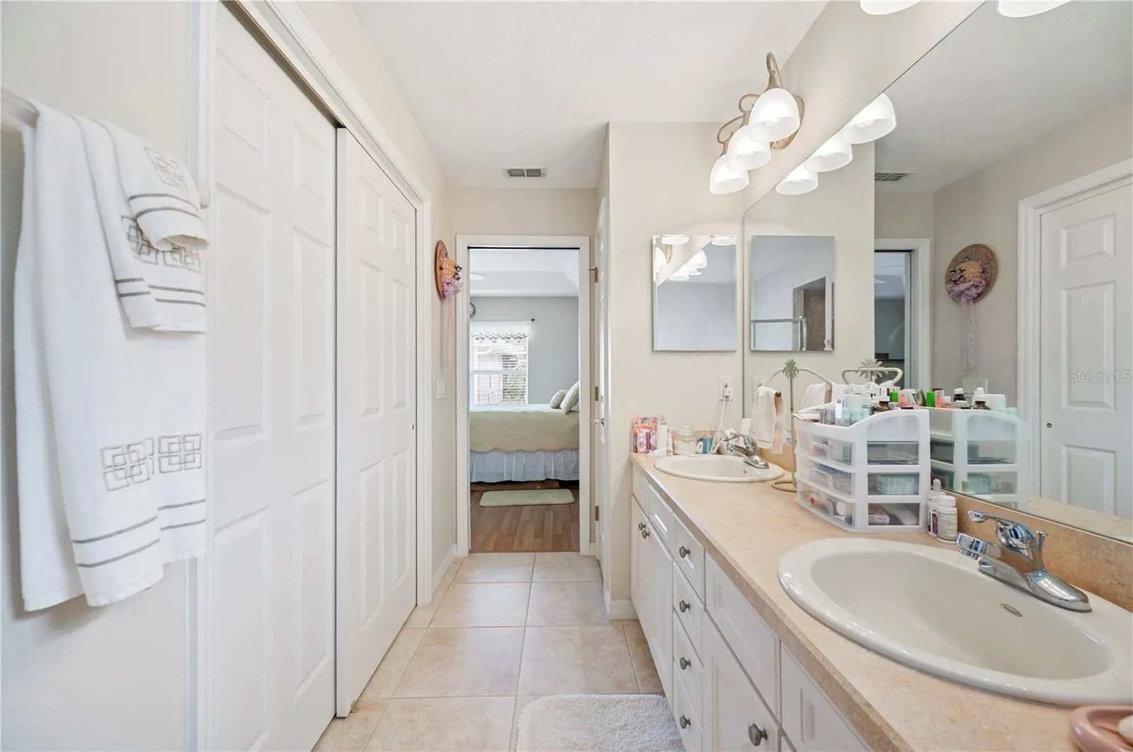 1829 ROCKY POINTE DR