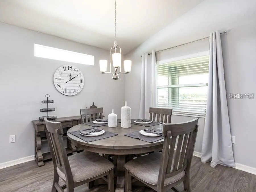 1437 FLEUR DR