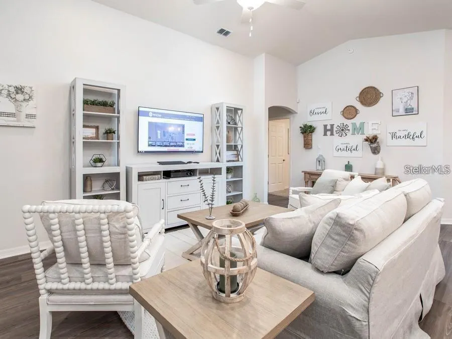 1489 FLEUR DR