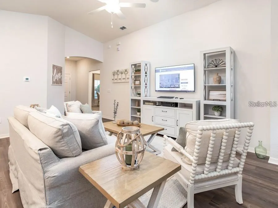 1489 FLEUR DR