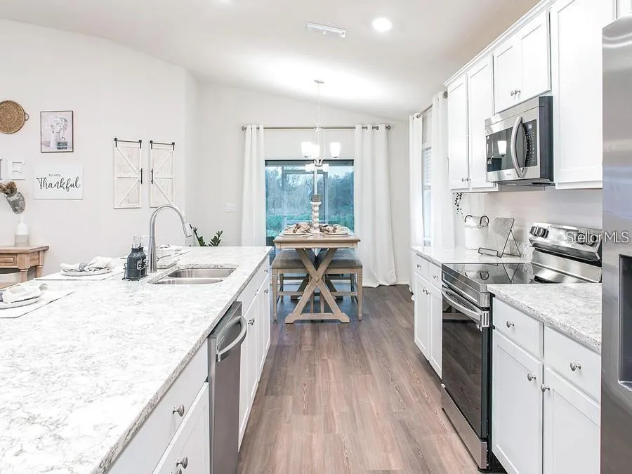 1489 FLEUR DR