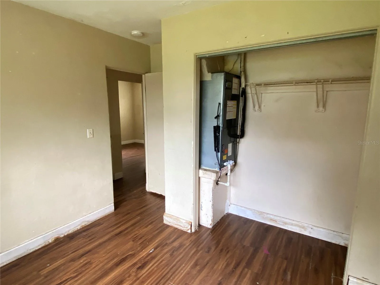 1038 WAYNESVILLE AVE