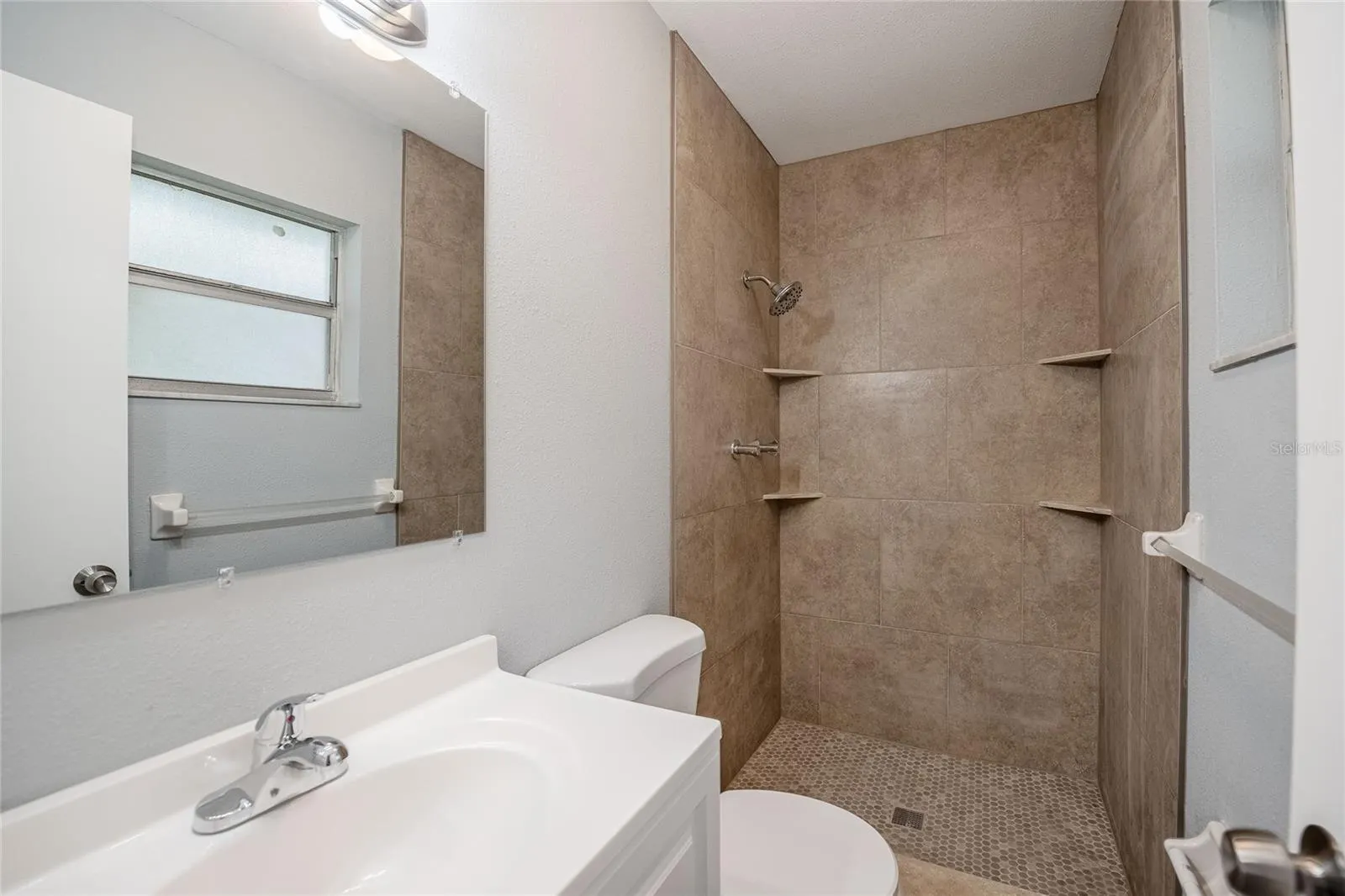 6522 CROMWELL RD