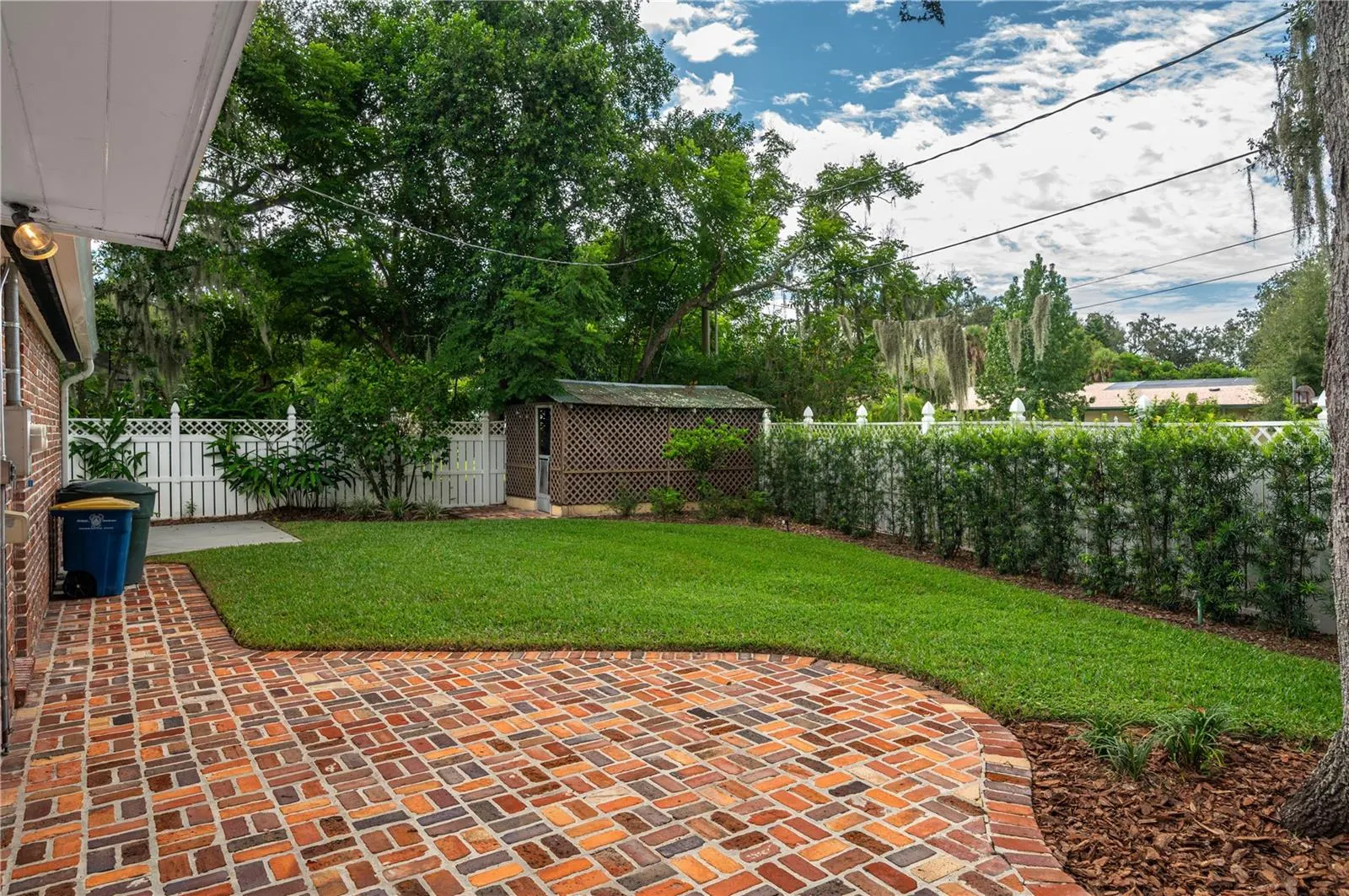 1137 E MARIPOSA AVE