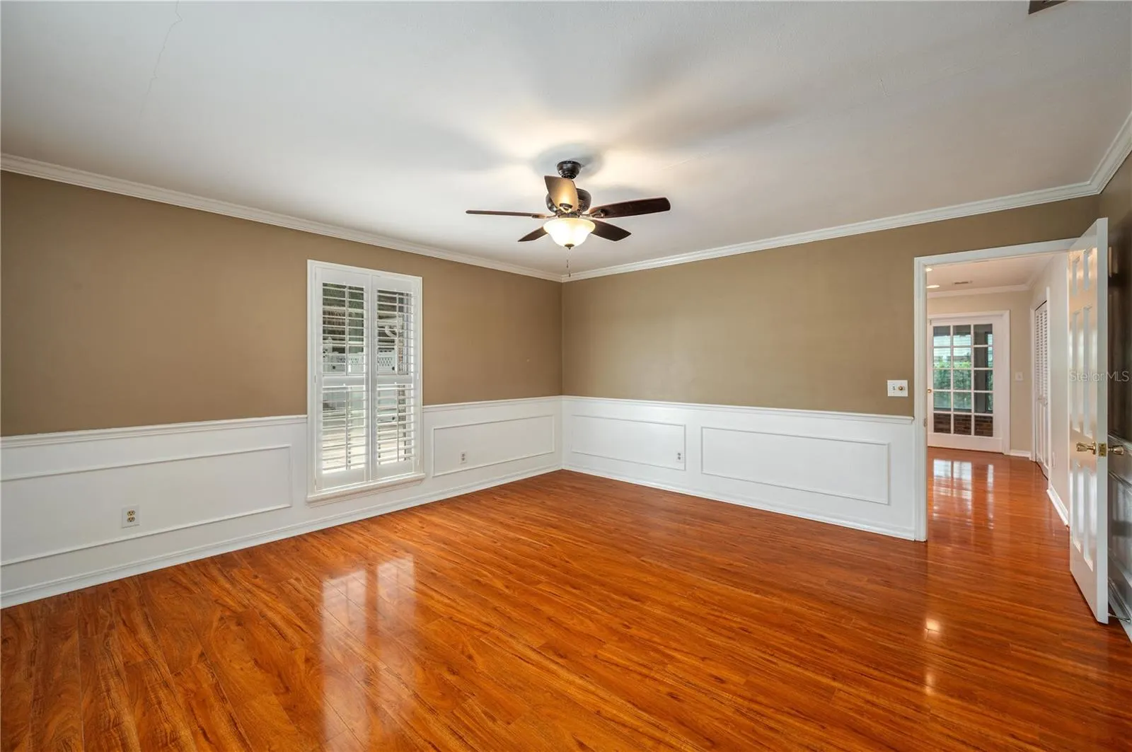1137 E MARIPOSA AVE