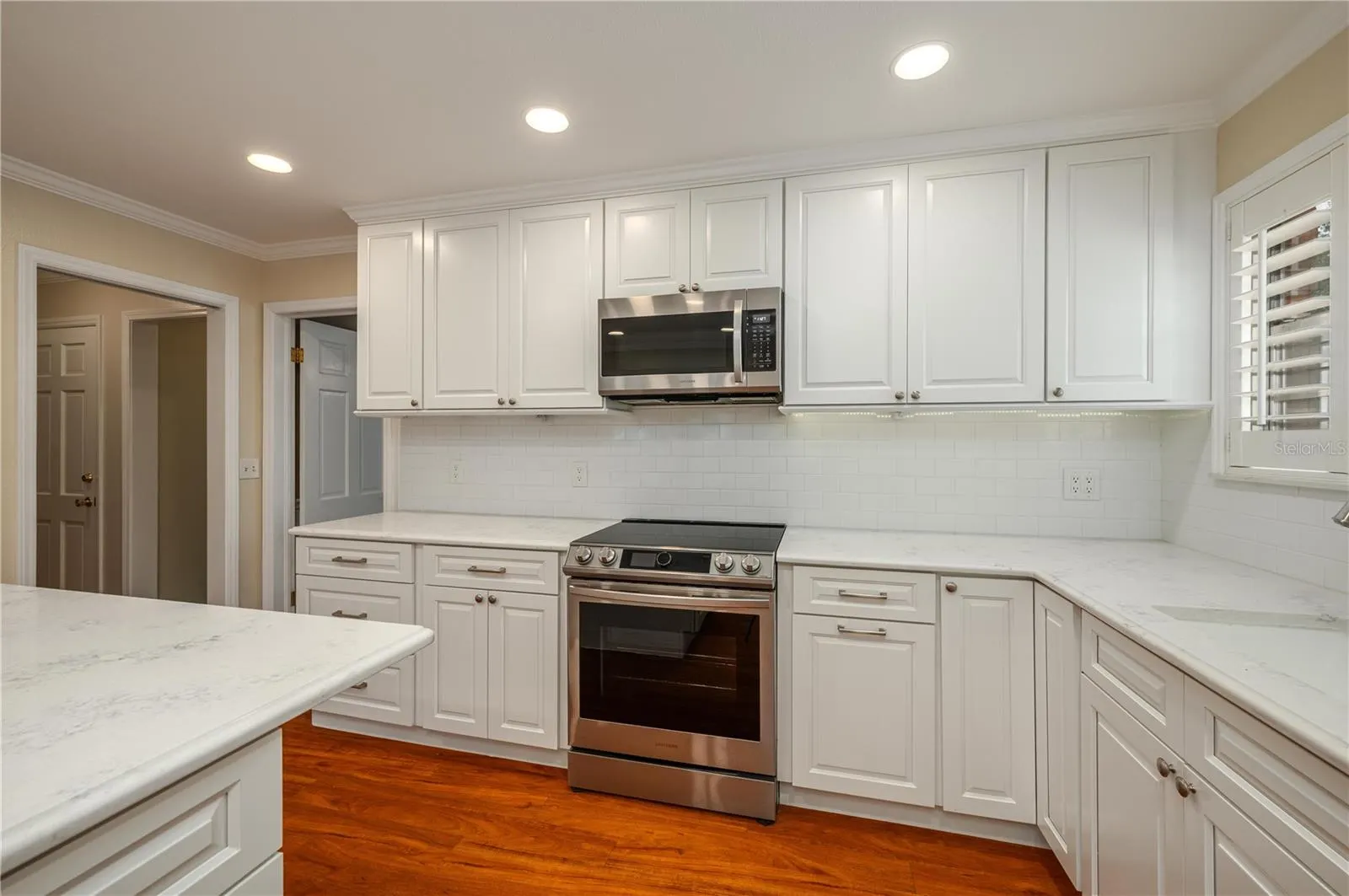 1137 E MARIPOSA AVE