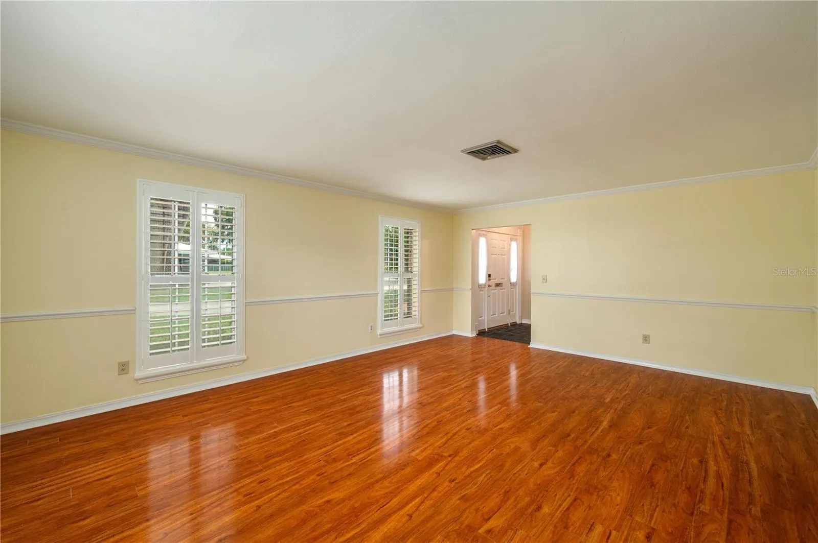 1137 E MARIPOSA AVE