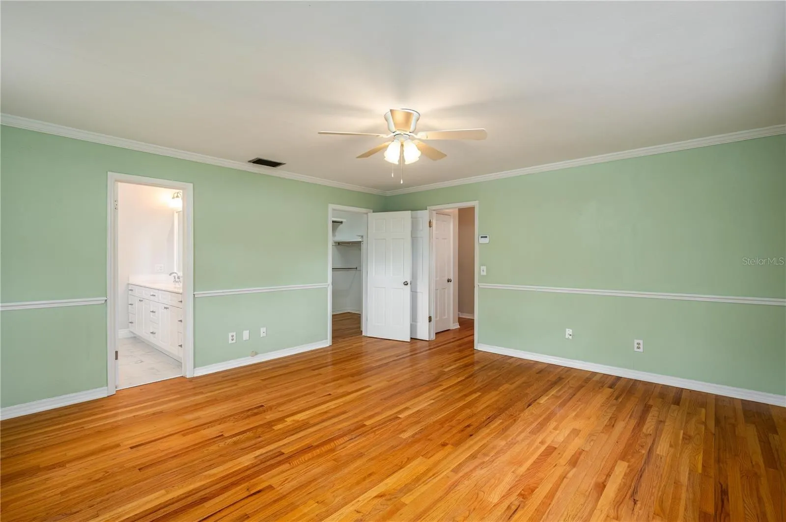 1137 E MARIPOSA AVE