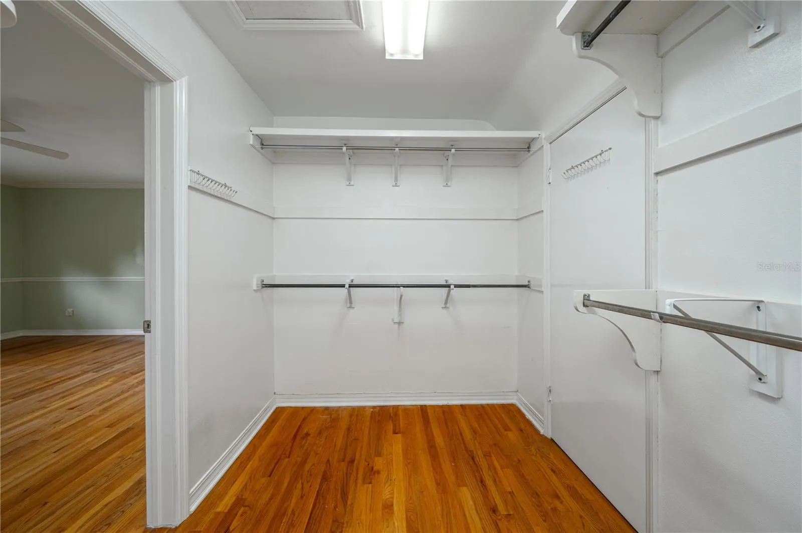 1137 E MARIPOSA AVE