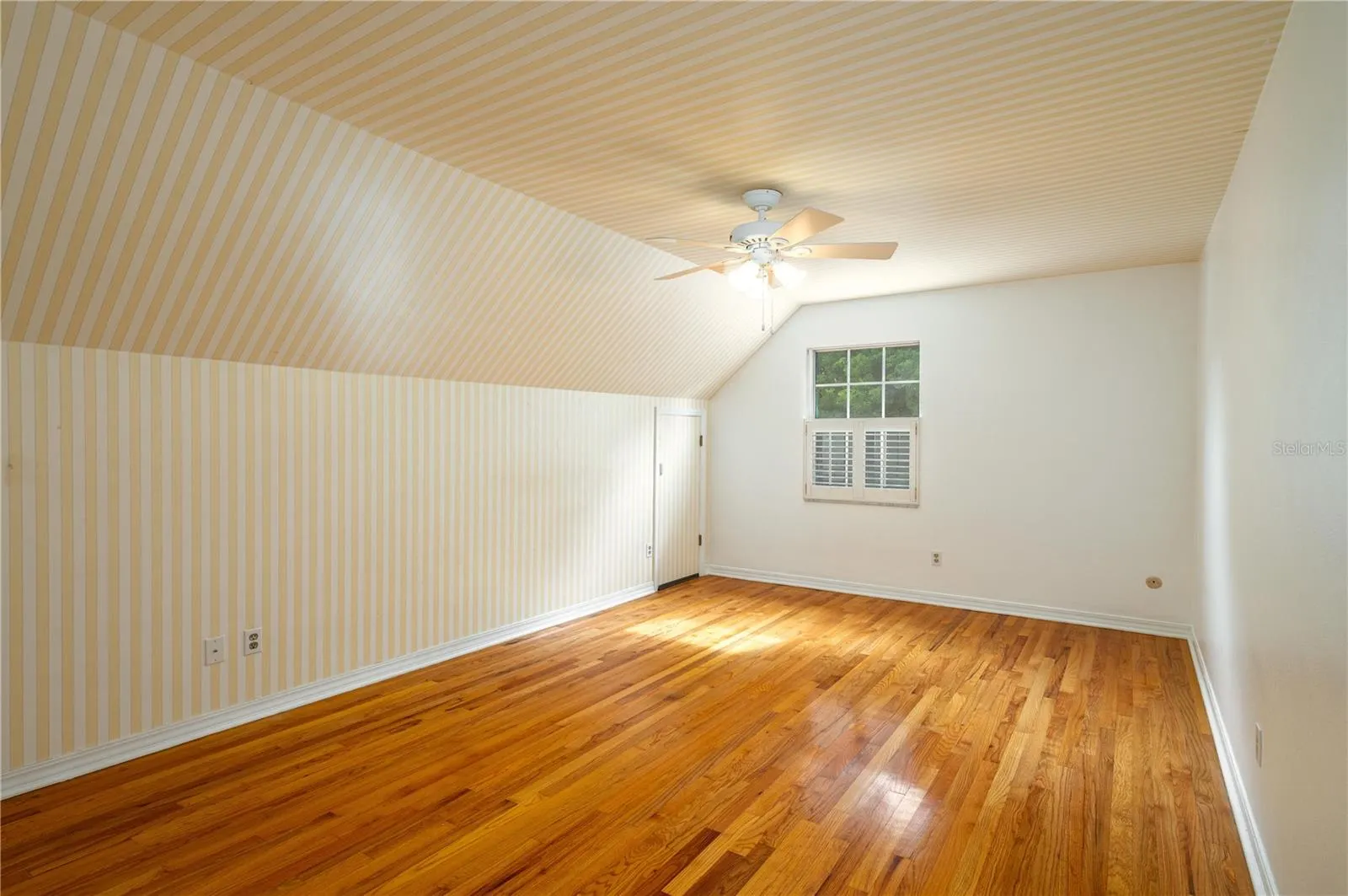 1137 E MARIPOSA AVE