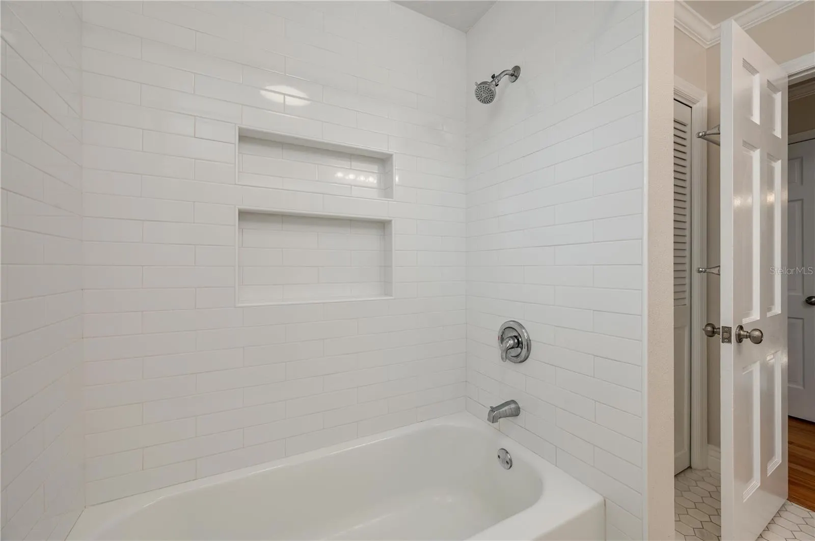 1137 E MARIPOSA AVE