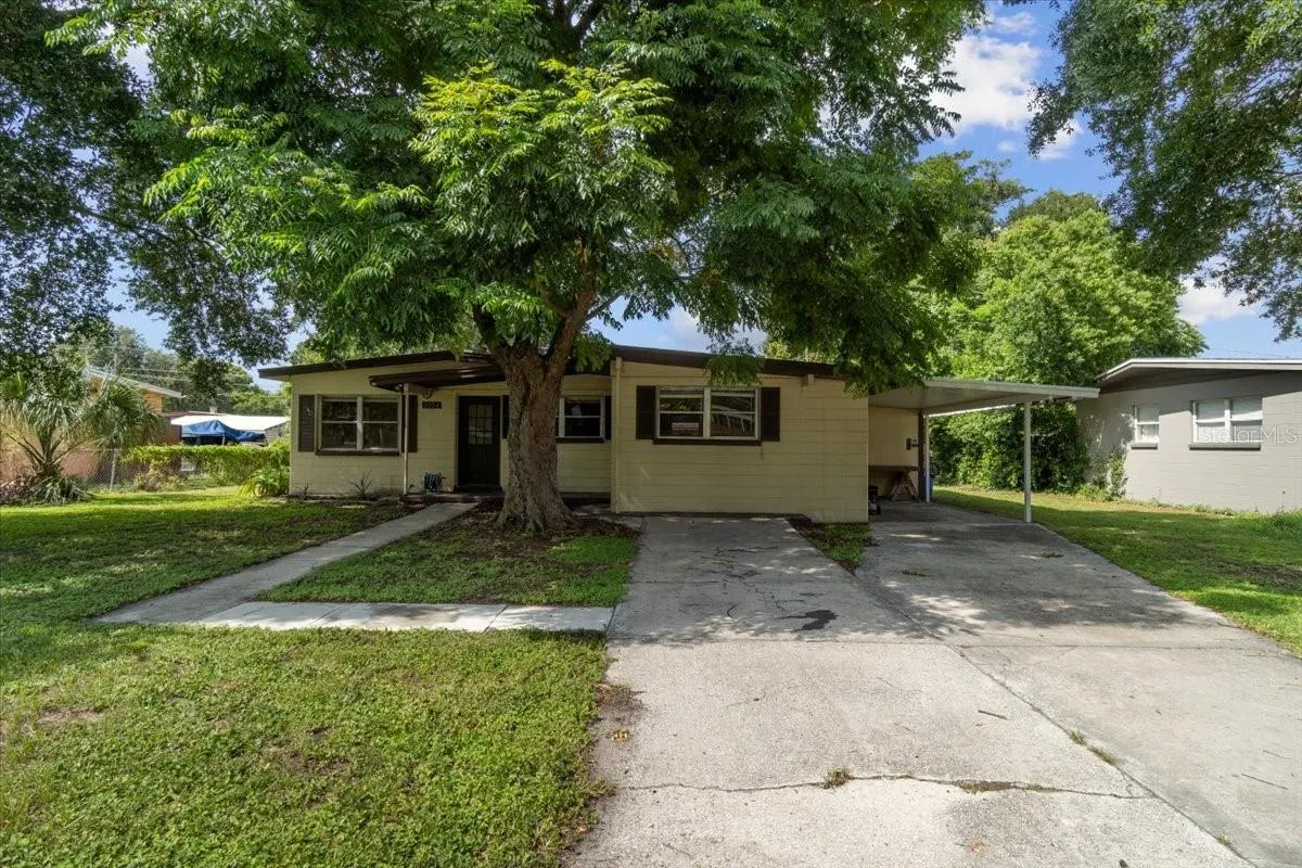 2254 S CRYSTAL LAKE DR