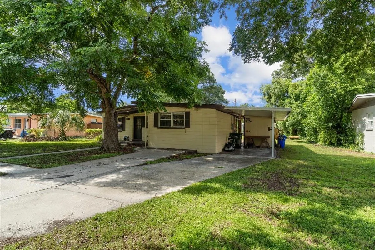 2254 S CRYSTAL LAKE DR
