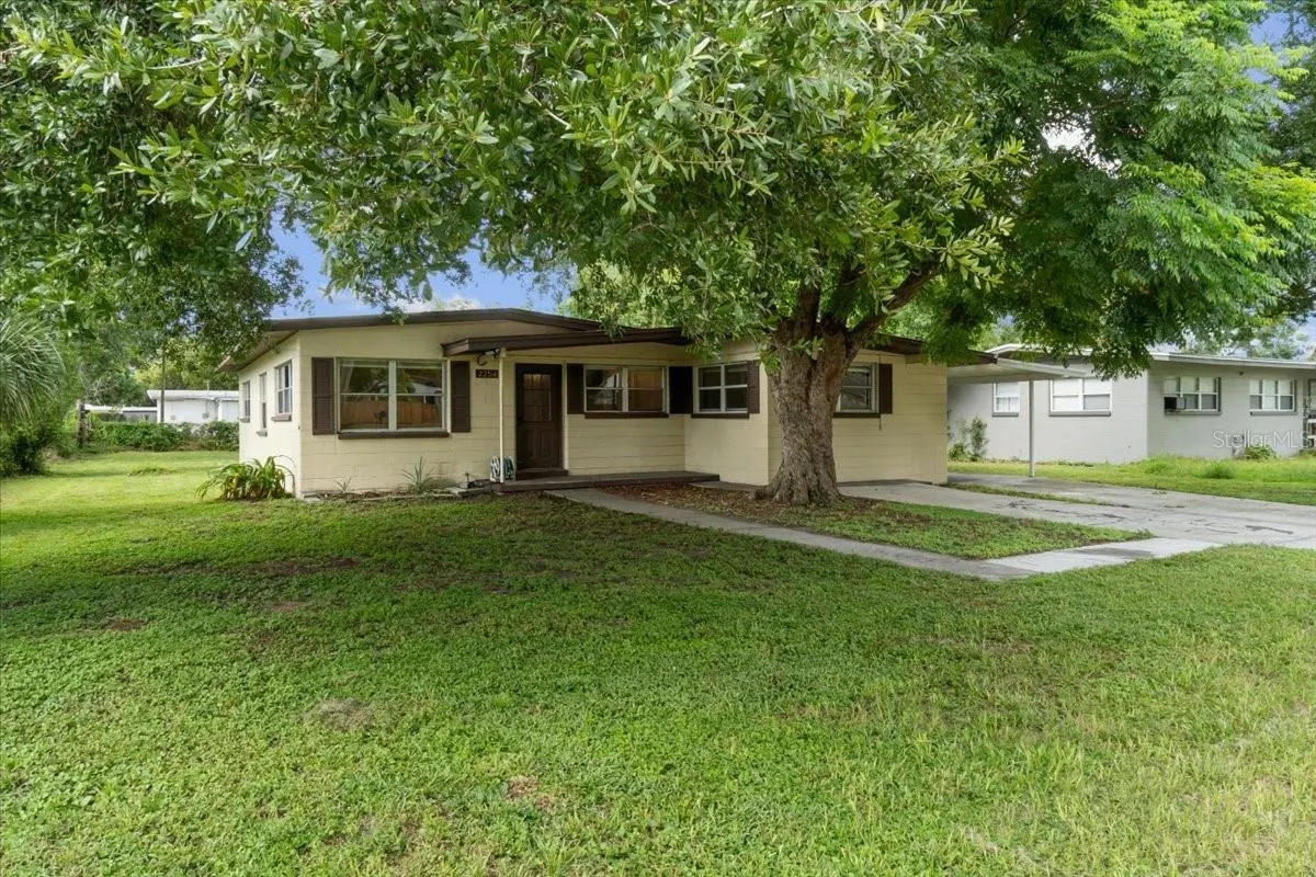 2254 S CRYSTAL LAKE DR