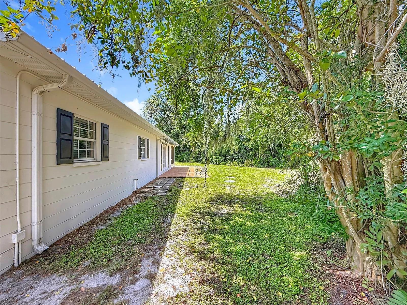 5504 OAKWAY DR
