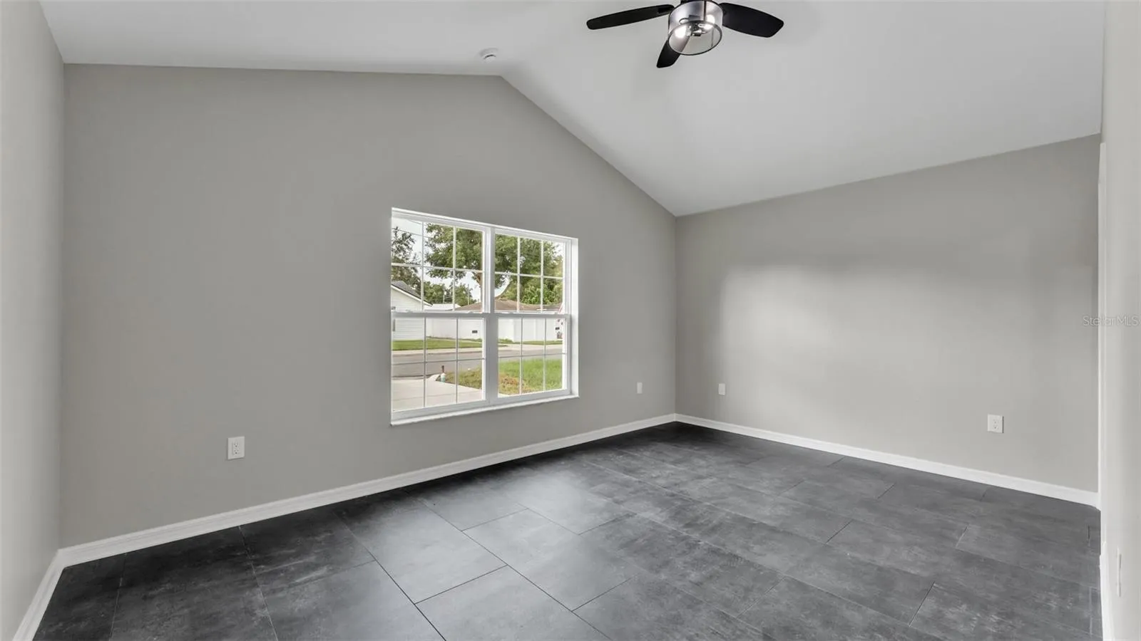 485 S 5TH AVE