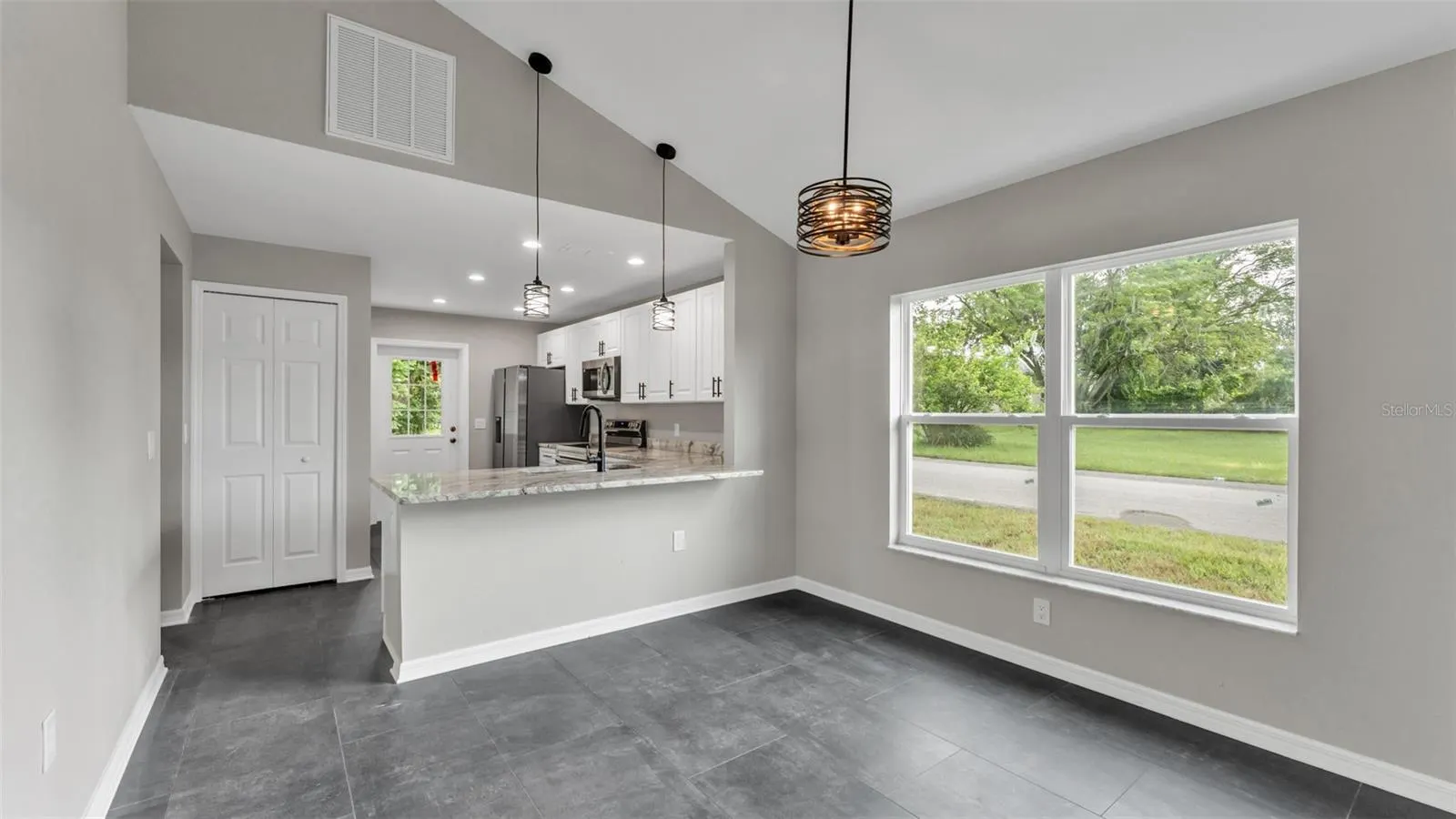 485 S 5TH AVE