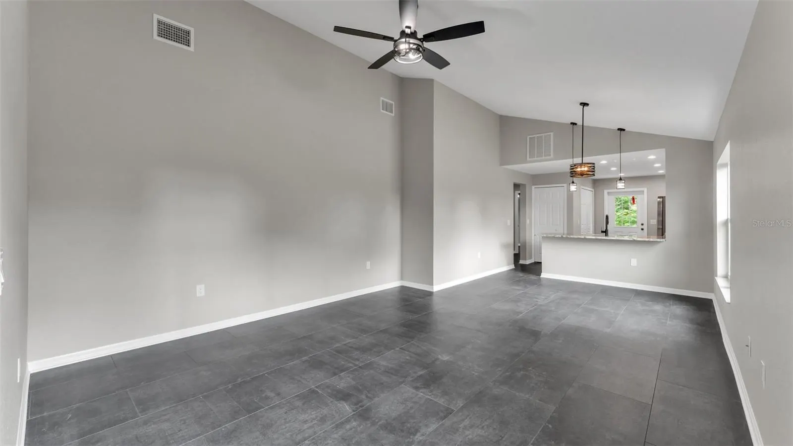 485 S 5TH AVE
